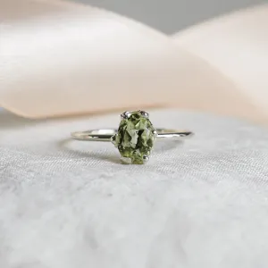 Gold ring with lemon quartz SORRENTO, showing the oval gemstone and slender band