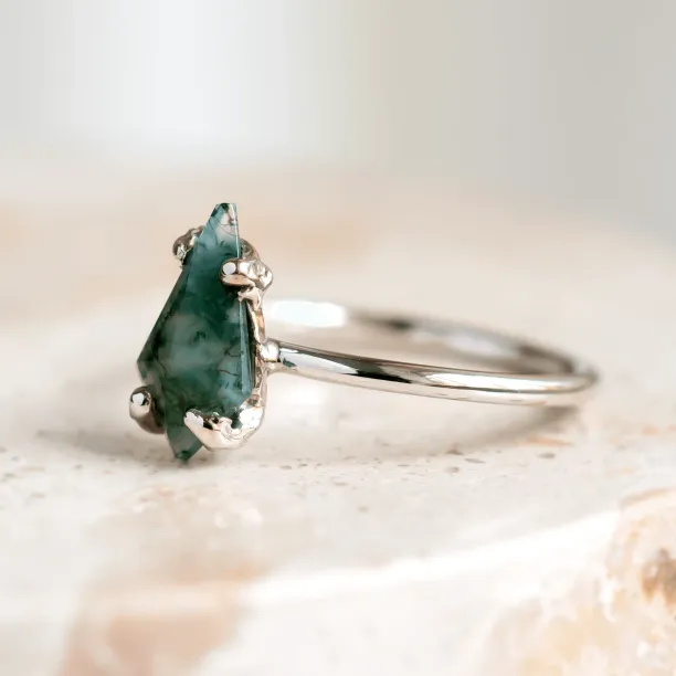 Fantasy ring with kite moss agate SAMU Image