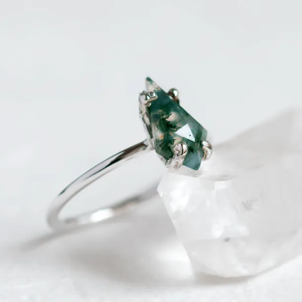 Fantasy ring with kite moss agate SAMU Image