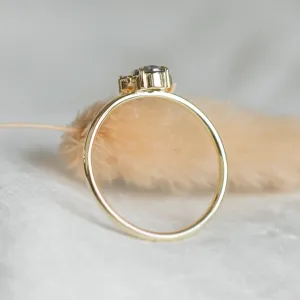 Side view of the DAF ring showing the band and underside of the setting