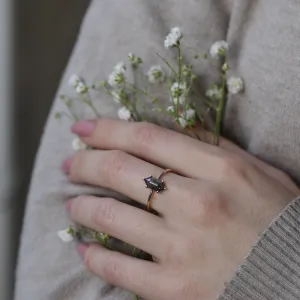 Gold ring with hexagon salt and pepper diamond SIA Thumbnail