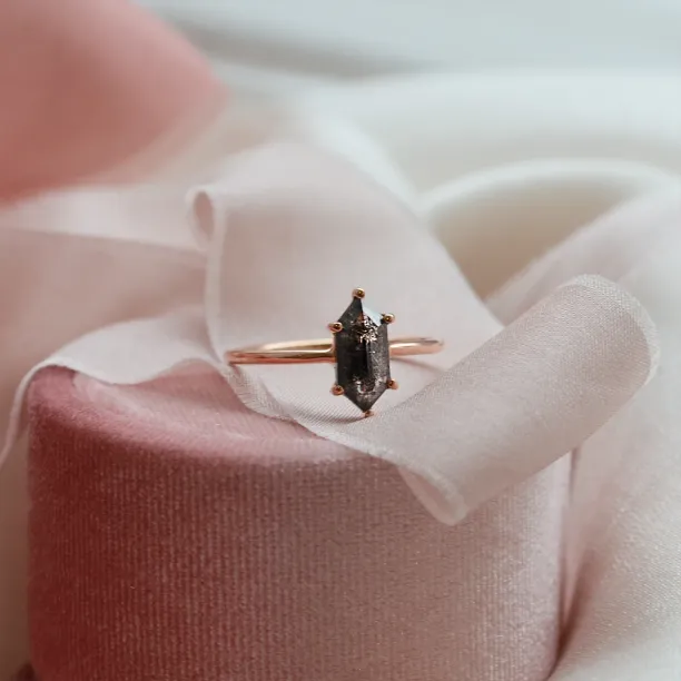 Gold ring with hexagon salt and pepper diamond SIA Image