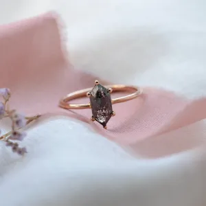 Gold ring with hexagon salt and pepper diamond SIA Thumbnail