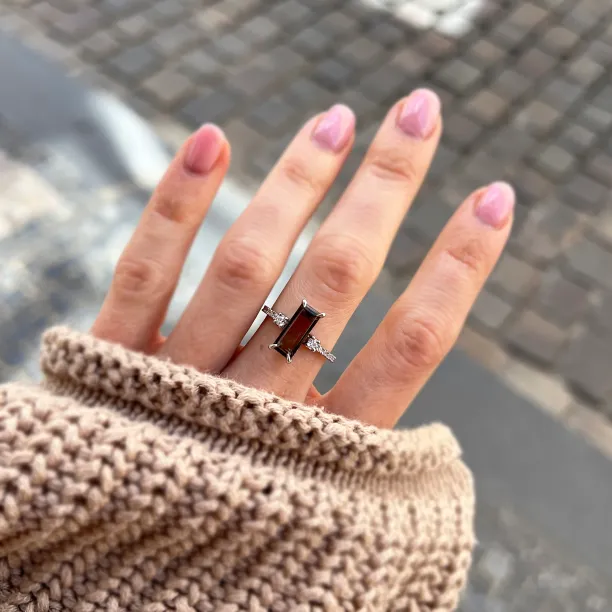 Smoky quartz in gold diamond ring FUME Image