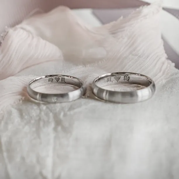 Matt white gold wedding rings with diamond D-SHAPE MOAB Image