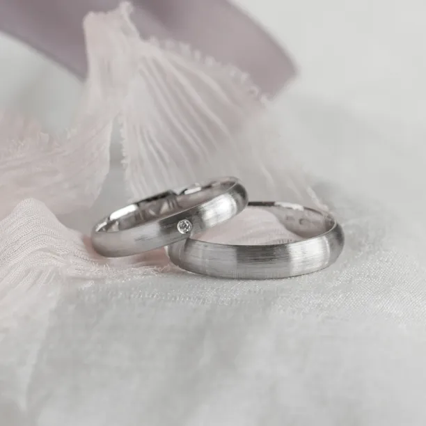 Matt white gold wedding rings with diamond D-SHAPE MOAB Image