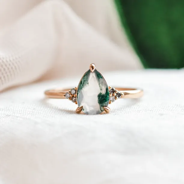 Unusual engagement ring with moss agate and diamonds ALBRUNA Image