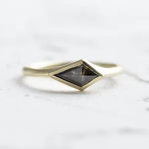 Gold matte ring with kite salt and pepper diamond APEX Thumbnail