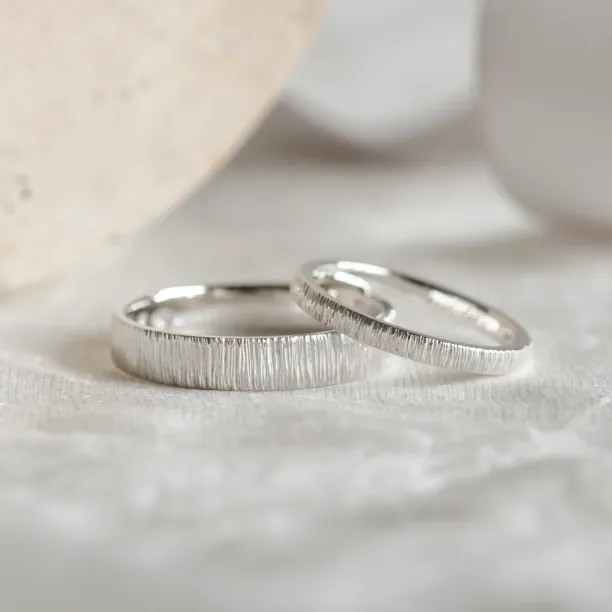 Gold relief wedding rings MIKE Image