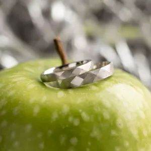 Hammered wedding rings BRITTON Thumbnail