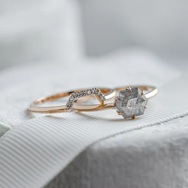 Wedding set of rings with salt'n'pepper diamonds POET Image