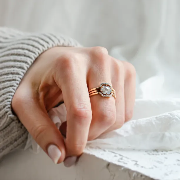 Wedding set of rings with salt'n'pepper diamonds POET Image