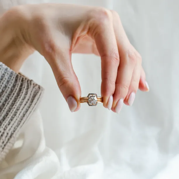 Wedding set of rings with salt'n'pepper diamonds POET Image
