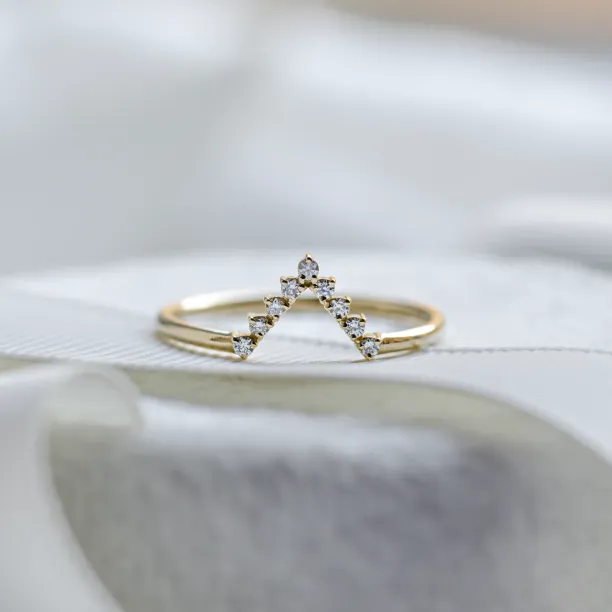 Curved diamond wedding ring REGGIO Image