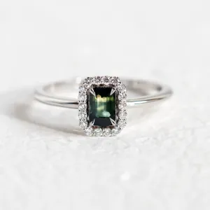 Halo zlatý prsten s teal baguette safírem a diamanty CELADON Thumbnail