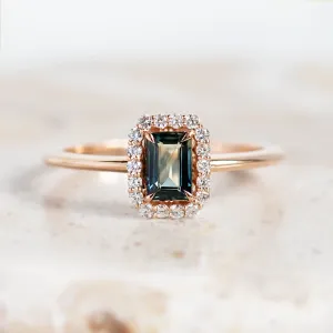 Halo zlatý prsten s teal baguette safírem a diamanty CELADON Thumbnail