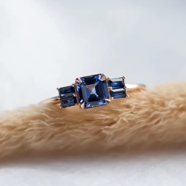 Art deco gold ring with teal and blue sapphires CHELSEA Image