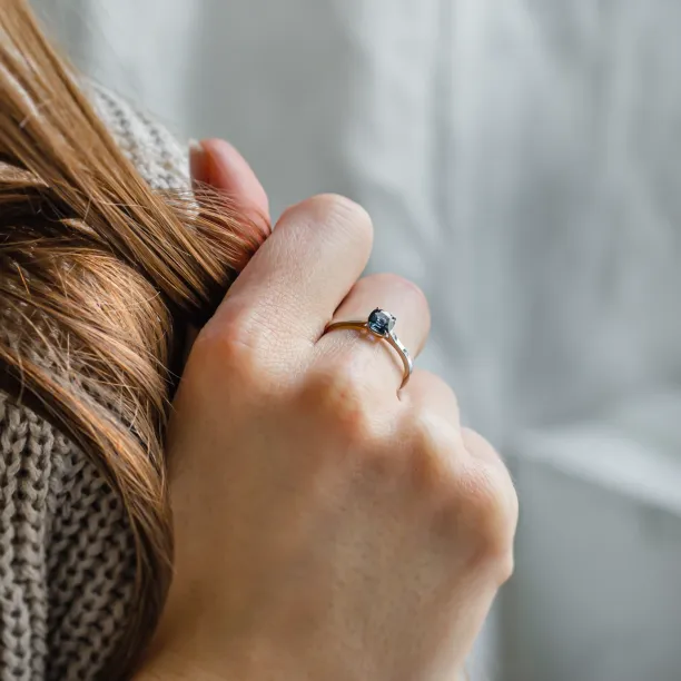 Gold ring with cushion blue sapphire NEEL Image