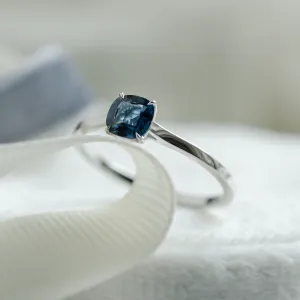 Gold ring with cushion blue sapphire NEEL Thumbnail