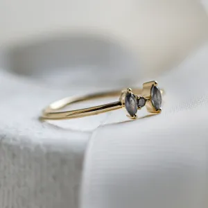 Tiny gold ring with salt and pepper diamonds FREY Thumbnail