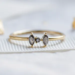 Tiny gold ring with salt and pepper diamonds FREY Thumbnail