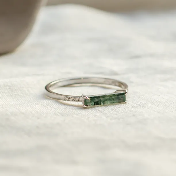 Zlatý prsten s baguette mechovým achátem a diamanty ELLETH Image