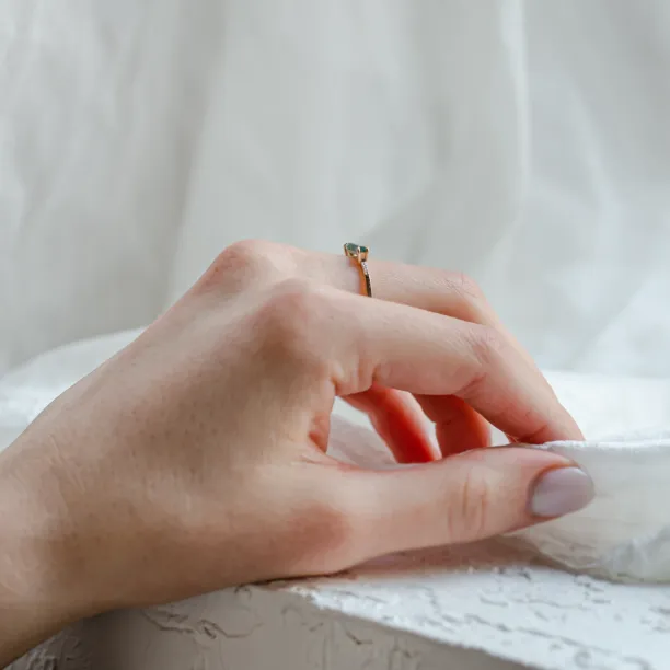 Zlatý prsten s baguette mechovým achátem a diamanty ELLETH Image