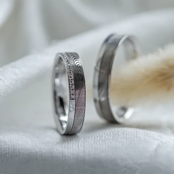 Original wedding rings with relief and diamonds PEACOCK Image