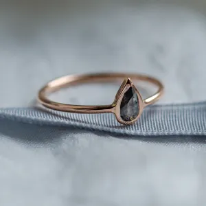 Minimalist engagement ring with pear salt and pepper diamond LAELIA Thumbnail
