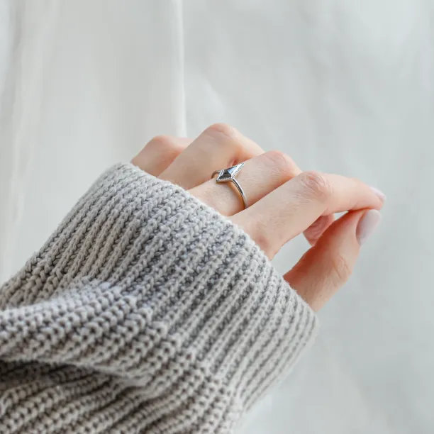 Vintage kite salt and pepper diamond ring LIVIA