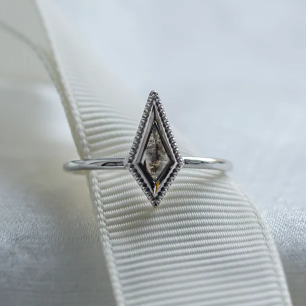 Vintage kite salt and pepper diamond ring LIVIA