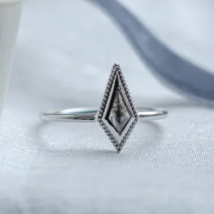 Vintage kite salt and pepper diamond ring LIVIA