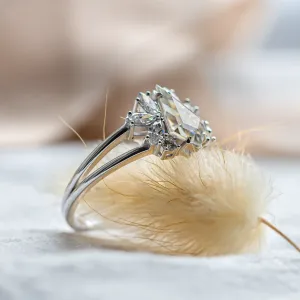 Vintage engagement ring in gold with moissanites THEODORE Thumbnail