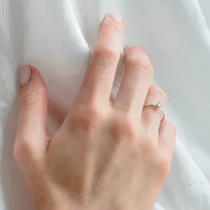 Minimalist ring with kite salt and pepper diamond KATE Thumbnail