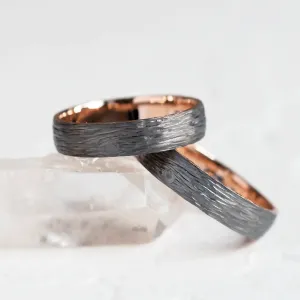 Černé snubní prsteny s povrchem stromové kůry EBEN Thumbnail