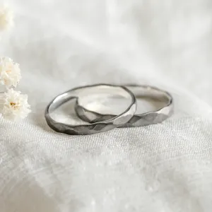 Black wedding bands in gold with hammered surface AZTEK Thumbnail