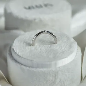 Minimalist curved wedding ring CATANIA Thumbnail