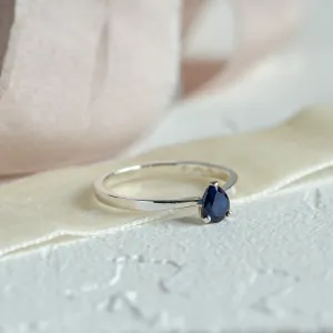 Engagement ring with blue sapphire LOUIS