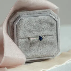 Engagement ring with blue sapphire LOUIS