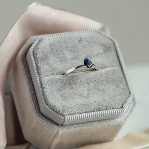 Engagement ring with blue sapphire LOUIS