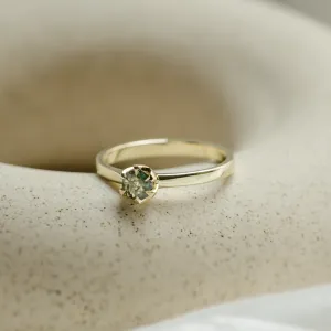 Angled view of the moss agate ring