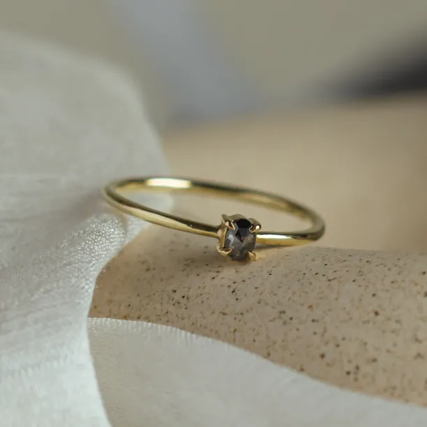 Decent salt'n'pepper diamond ring ORBITAL Image