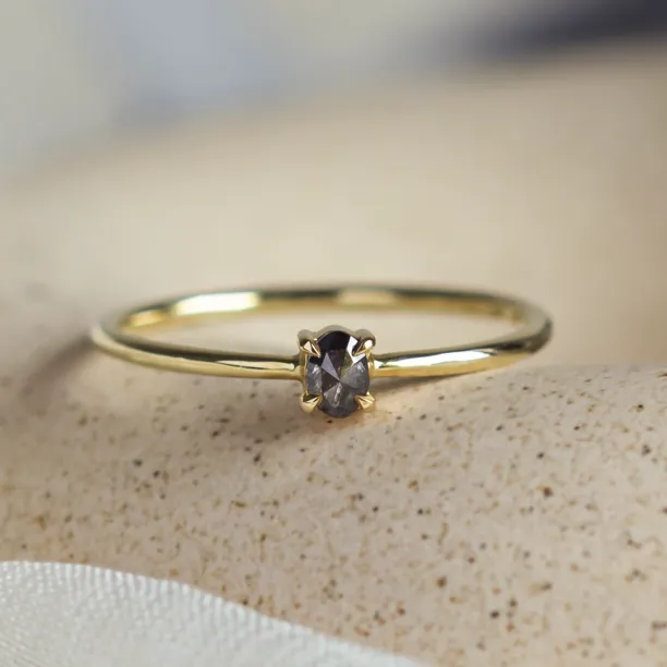 Decent salt'n'pepper diamond ring ORBITAL Image