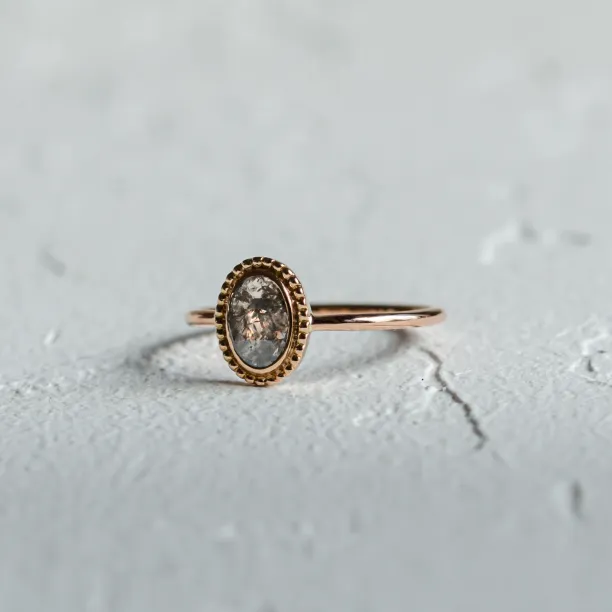 Gold vintage ring with salt and pepper diamond PHILIPPE Image
