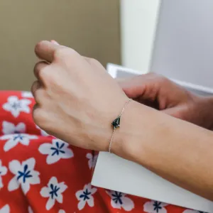Zlatý náramek TELERI s mechovým achátem na zápěstí