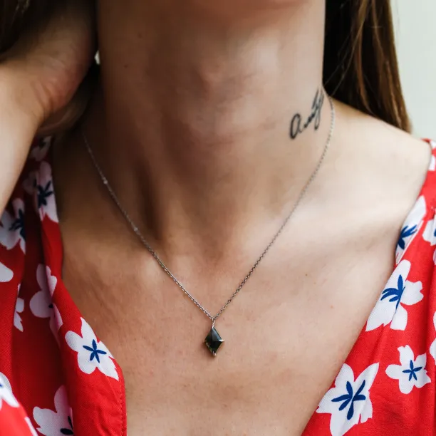 Gold necklace with kite moss agate QUENDI Image