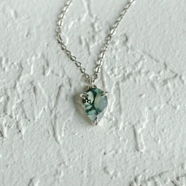 Gold necklace with pear moss agate NOLDOR