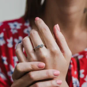 Cluster bezel ring with salt'n'pepper diamonds BUBBLE Thumbnail