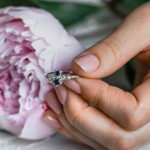 Gold cluster ring with sapphires and diamonds NAUTICA Thumbnail