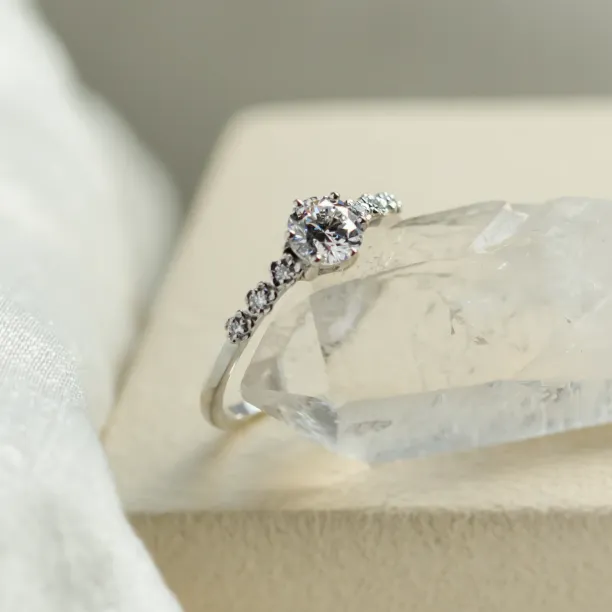 Romantic engagement diamond ring MIZI Image